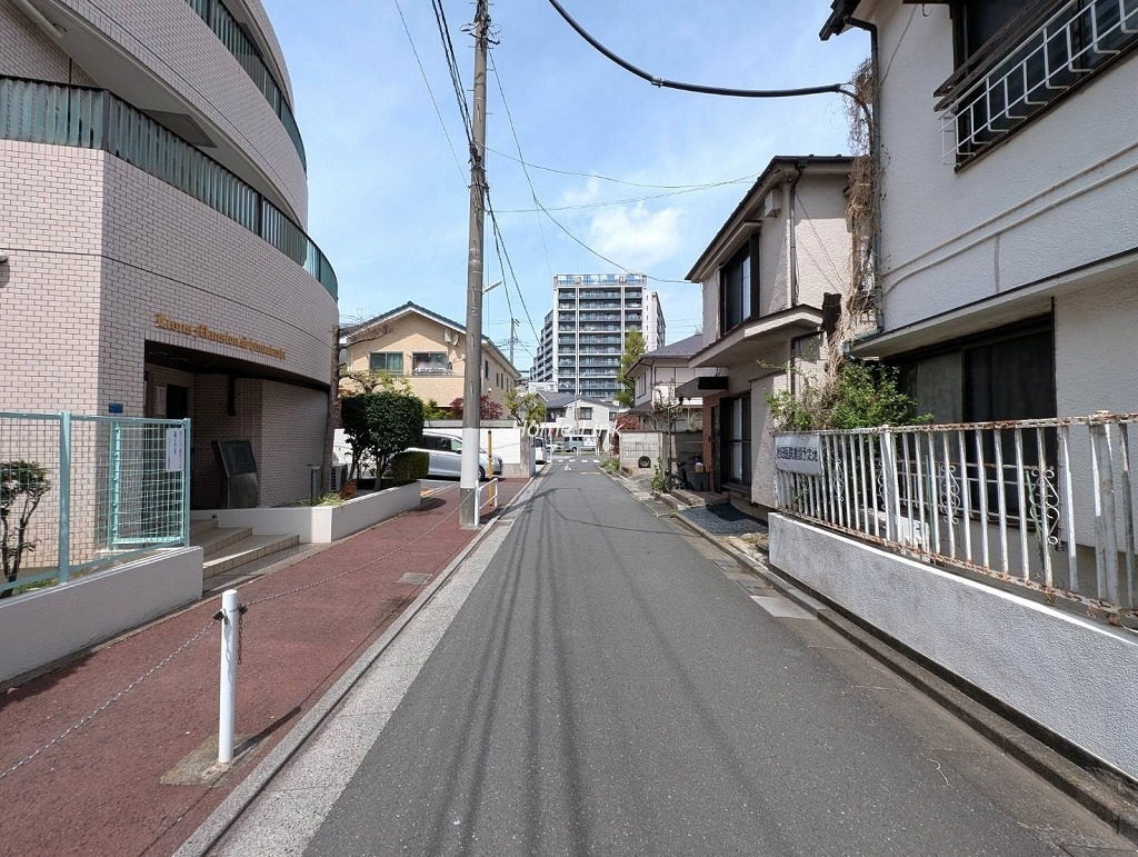 ライオンズマンション新板橋　東側 前面道路